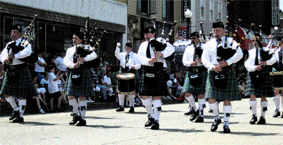 SHU Pipeband on parade
